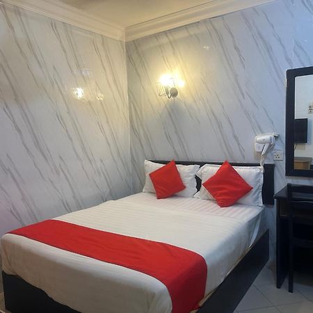 V Hotel 틀룩인탄 외부 사진