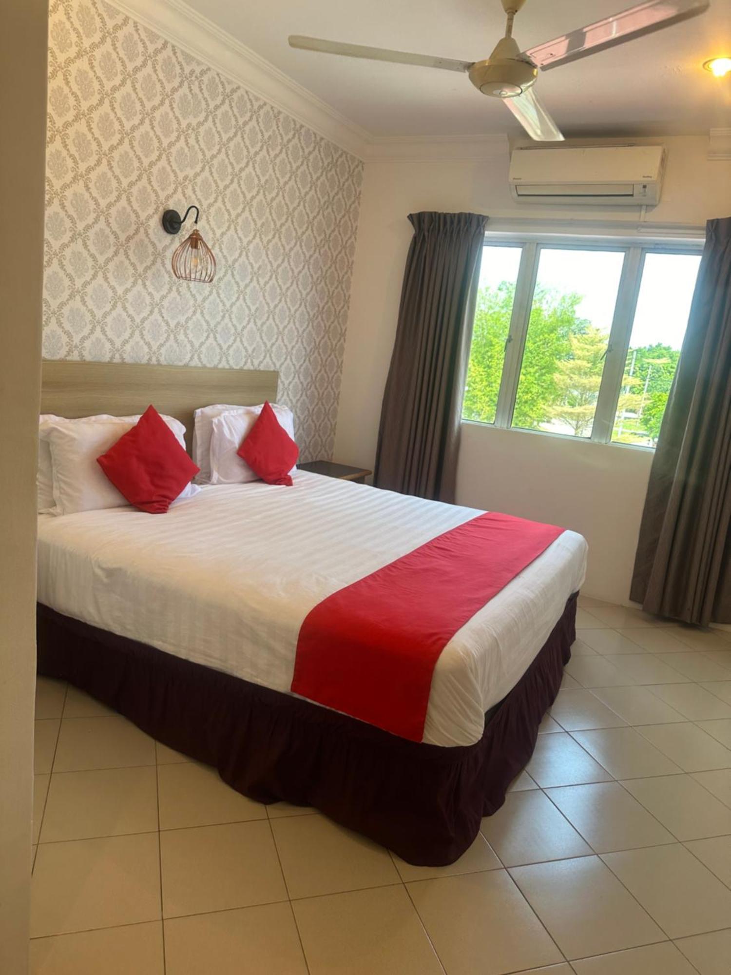 V Hotel 틀룩인탄 외부 사진